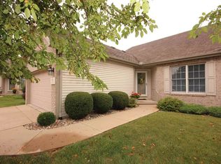 35 Fox Creek Ct, Morton, IL 61550