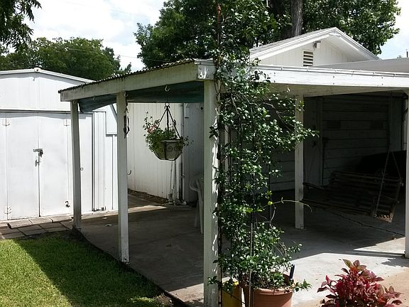 5th image of 2526 Briarwood Ln