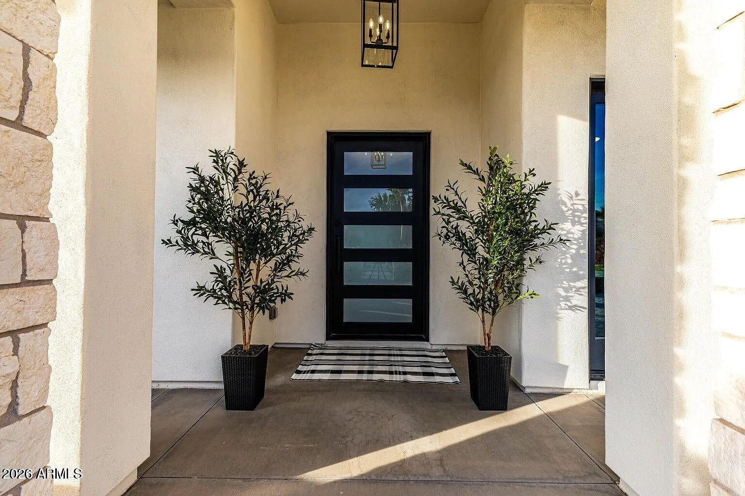 4 bed, 3.5 bath, 3490 sqft, $10,000 — Photo 3