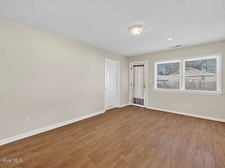 5201 Lord Tennyson Dr — Photo 12