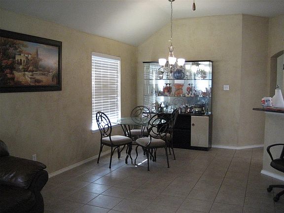 3rd image of 3306 Melvin Dr