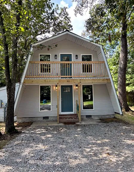 33 Chalet Dr — Photo 1