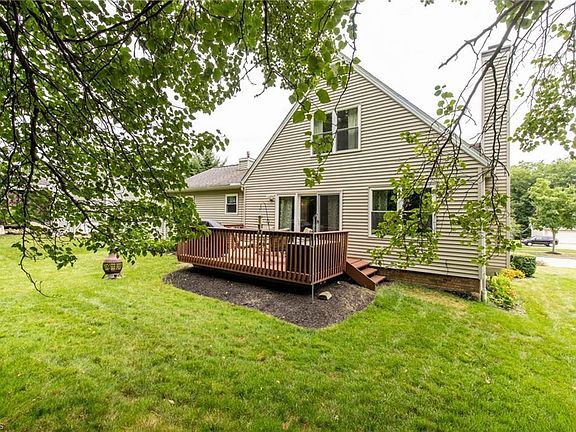 2nd image of 1110 Waldo Way