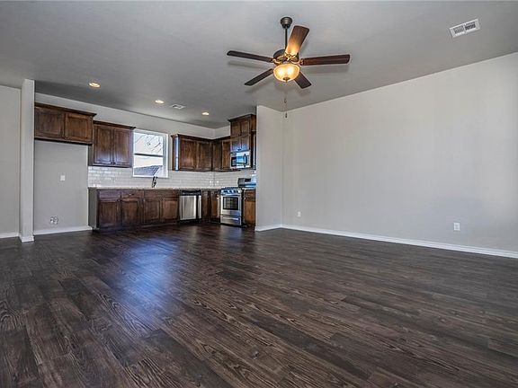 4th image of 10004 Ames Cir