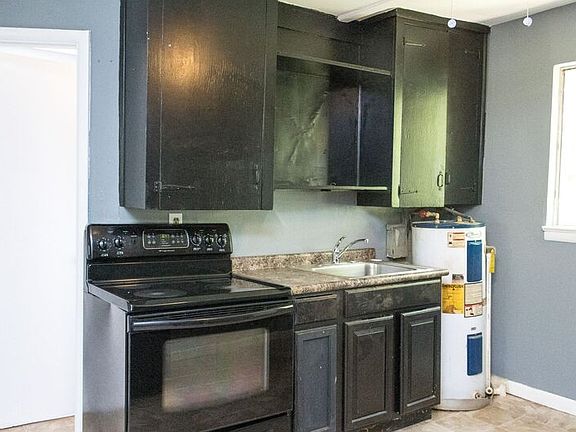 5th image of 611 S Lovell Ave Unit 611