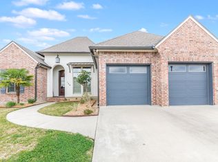 109 Coco Palm Ct, Youngsville, LA 70592