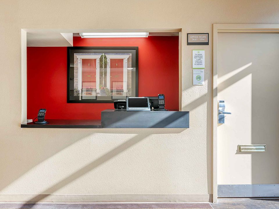 Lobby and Guest Check-in