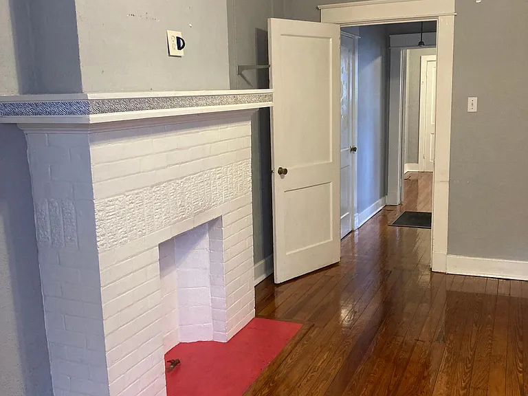 1522 Dante St — Photo 5