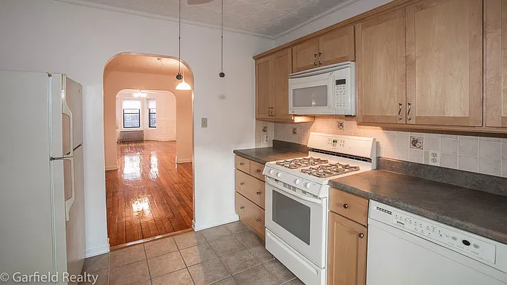 Rented by Garfield Realty  | media 44