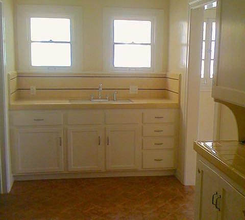 5th image of 513 1/2 N Spaulding Ave