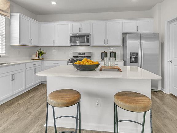 5th image of 1109 Shoreline Drive