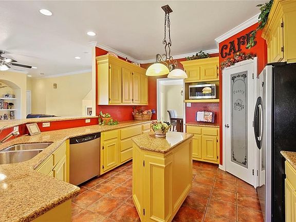 4th image of 1913 Willow Bend Dr