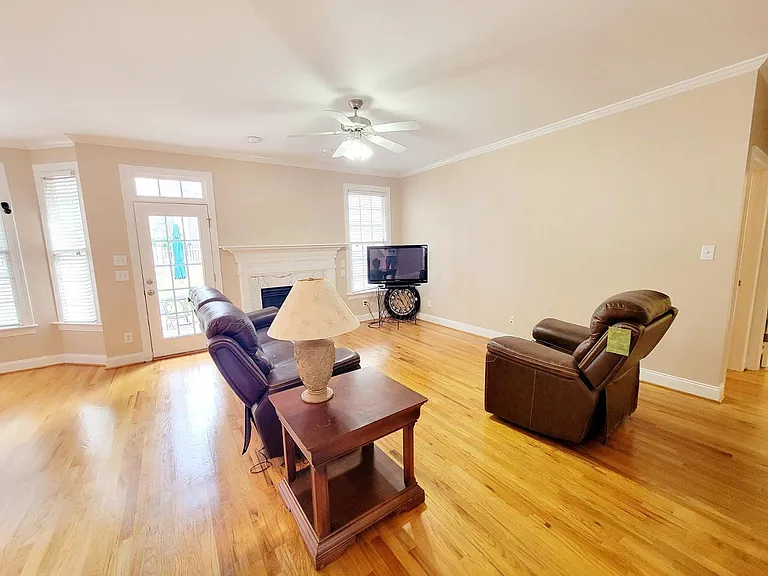 1217 Crozier Ct — Photo 15