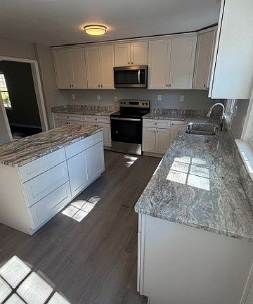 5th image of 1424 Decatur St