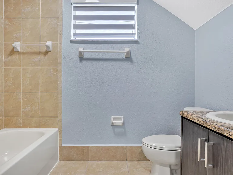 10480 W Okeechobee Rd — Photo 10