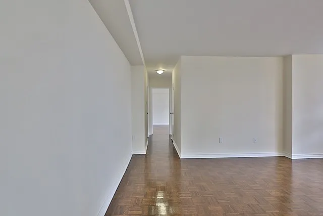 66 Broadway Ave — Photo 9