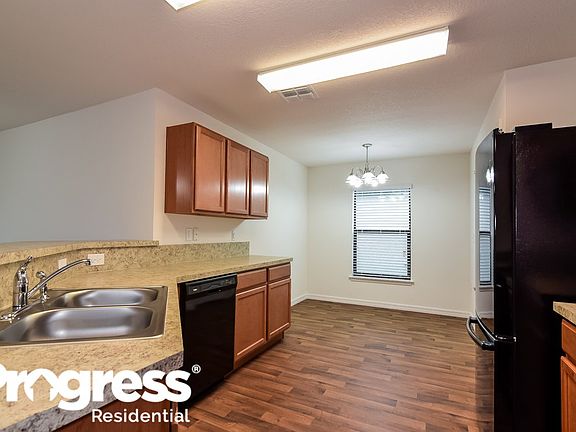5th image of 1743 Chatham Green Cir