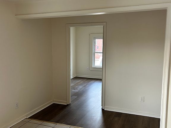 4th image of 820 Lafayette Blvd Floor 2