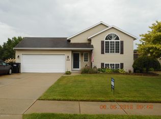 1418 Bentree Dr SE, Grand Rapids, MI 49508