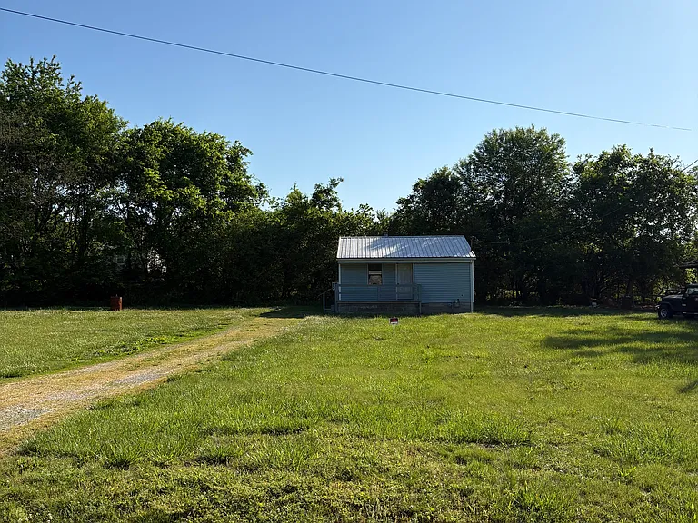 324 Old Valley Rd — Photo 2