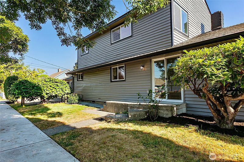 4th image of 1319 Wood Avenue