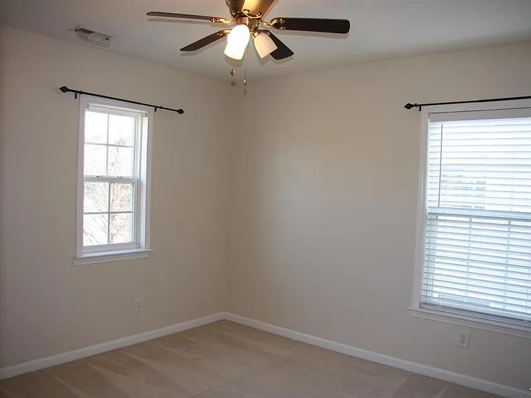 222 Northlands Dr — Photo 26