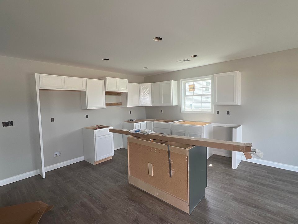 2nd image of 104 Bow Bridge Dr