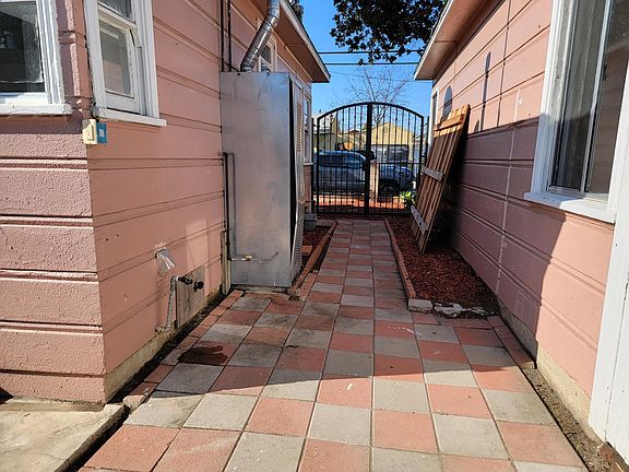 5th image of 5422 Gifford Ave