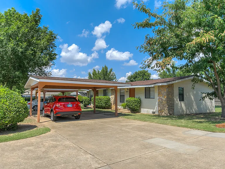 Norman Apartments — Photo 65