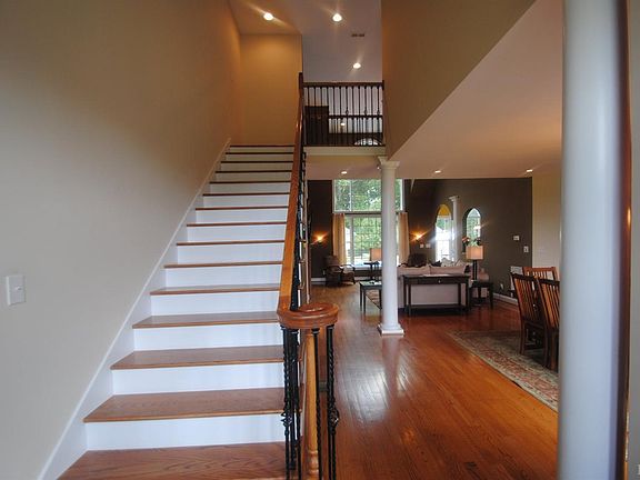 3rd image of 109 Mount Haven Dr
