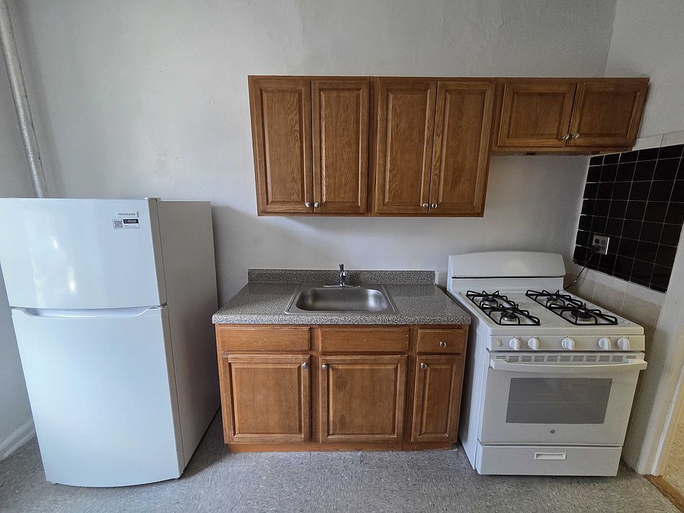 1st image of 153 Seaman Ave APT 1A