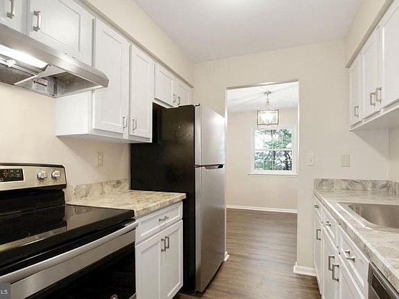 4th image of 3324 Valley Dr Unit 3324