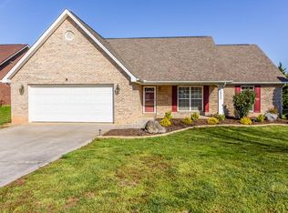 1825 Andy Ln, Maryville, TN 37803