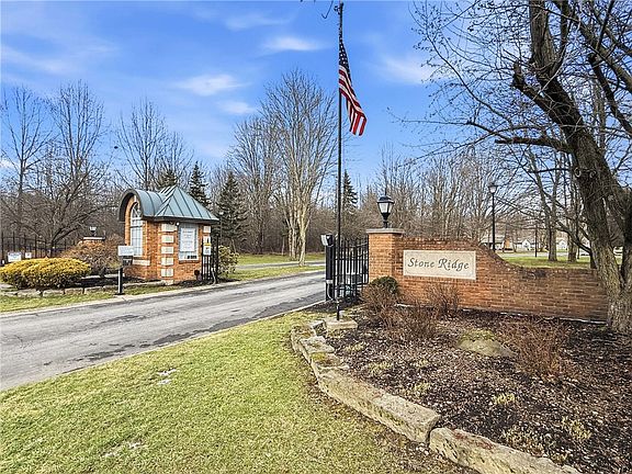 5th image of 76 Stone Ridge Blvd