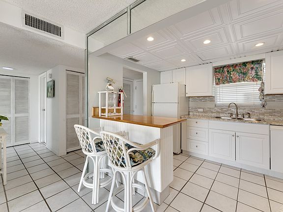 5th image of 200 Wrenn St APT 601