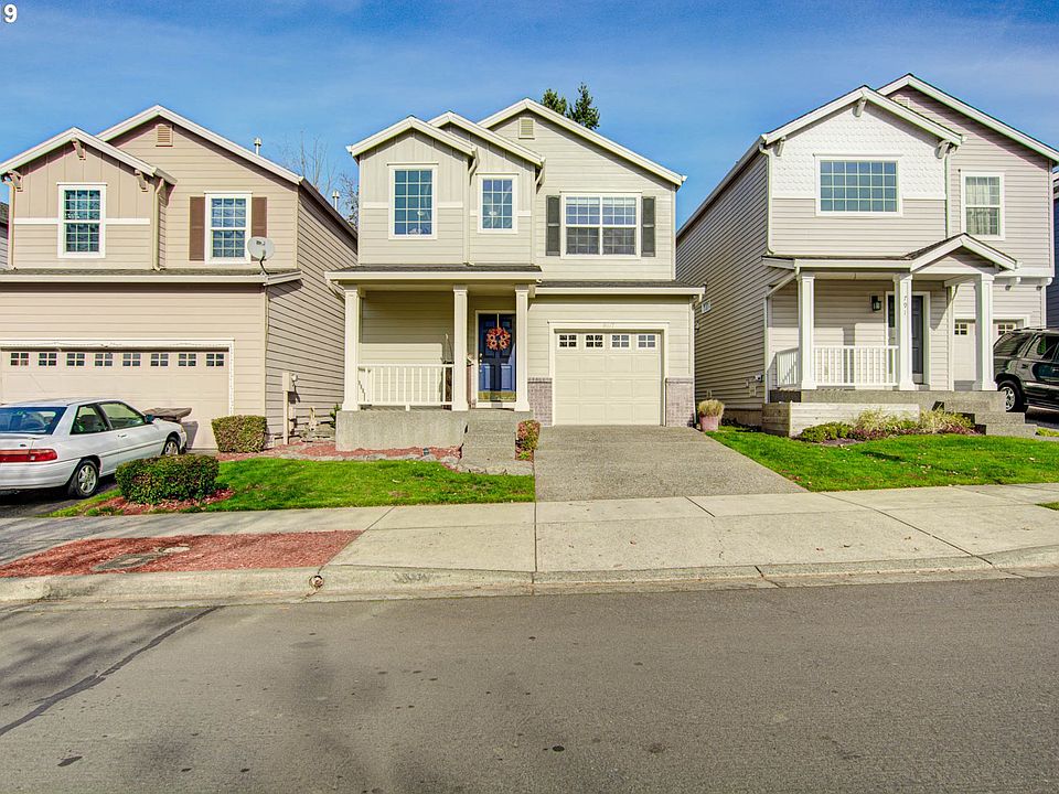 1st image of 807 NW Forest Creek Dr