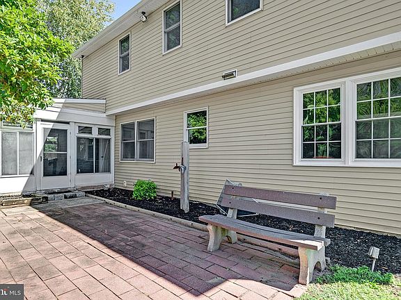 5th image of 1575 Reed Rd