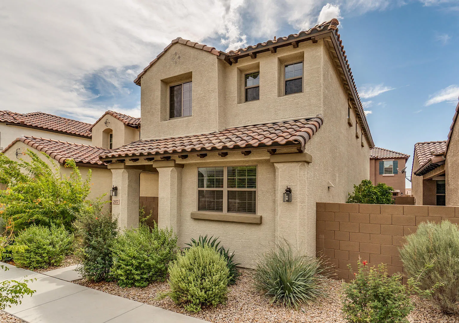 3 bed, 2.5 bath, 1919 sqft, $2,450 — Photo 2