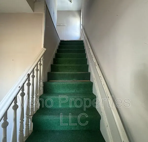 129 N 3rd Ave #2 — Photo 2