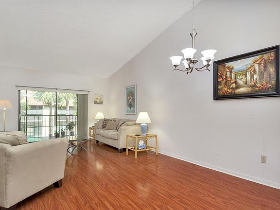 4th image of 7843 Willow Spring Dr APT 623