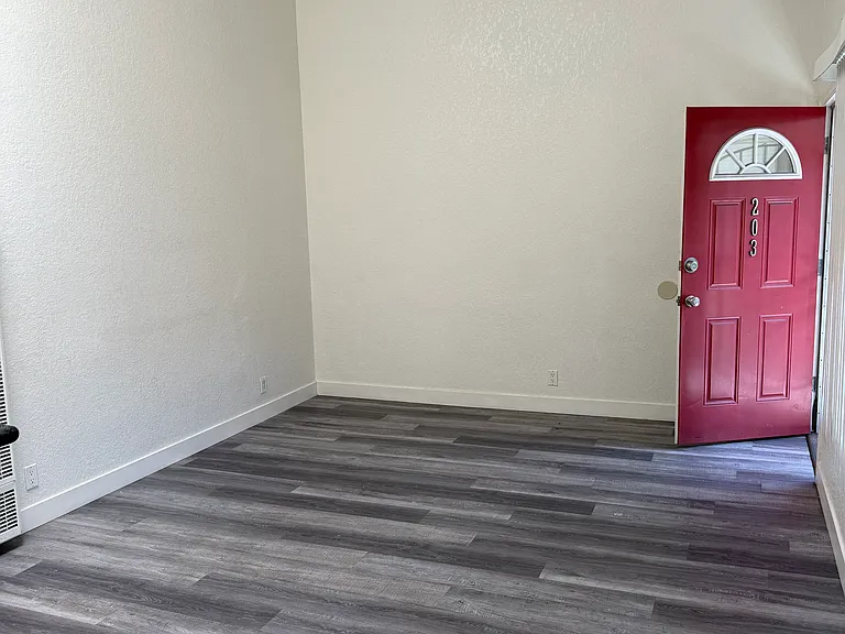 1080 Temple Ave #203 — Photo 10