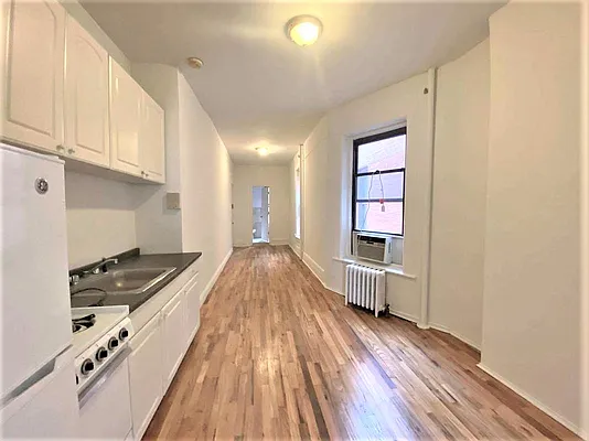 Rented by Bond New York | media 6