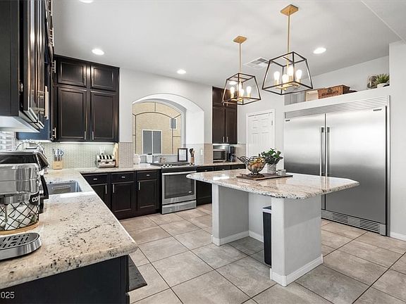 4th image of 9768 Fox Estate St