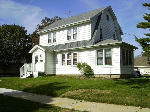 2nd image of 154 W Wabash Ave