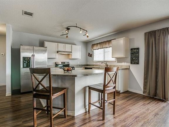5th image of 4036 Red Rock Dr