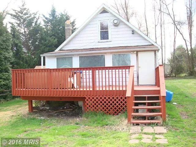 201 Railroad Ave photo 1