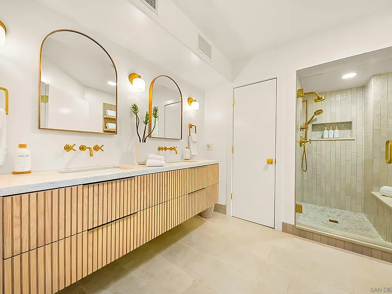 229 Bonair St — Photo 35