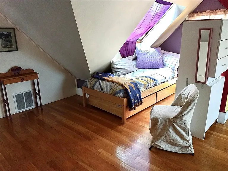 143 Walnut St #STUDIO — Photo 3