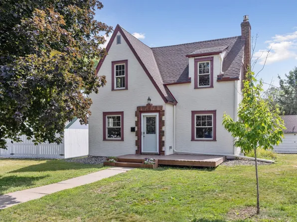 1800 Pleasant St, Lauderdale, MN 55113