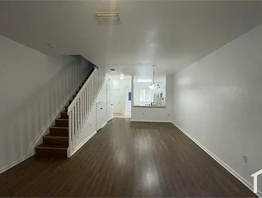 2 bed, 1300 sqft, $2,500 — Photo 1